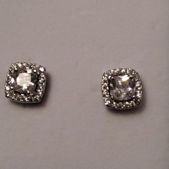 Halo Stud Earrings with Swarovski Elements - Picture 3 of 6